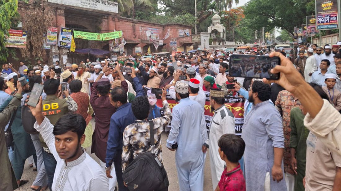 গাজীপুরে ইমামের মৃত্যুর ছয় দিন পর মামলা রেকর্ড, বিচারের দাবিতে বিক্ষোভ